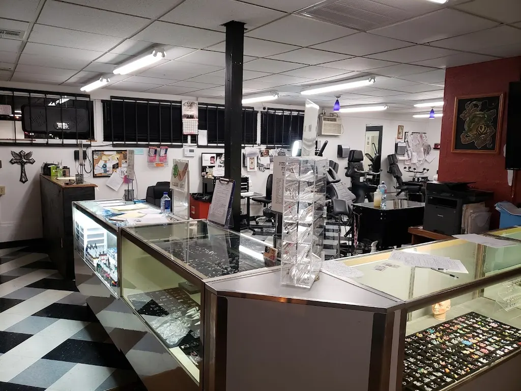 Ink Slingers — Tattoo shop in Springfield